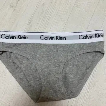 [BUNJANG] Calvin Klein Grey T-Shirt S / 두번 착용 캘빈클라인 그레이 S