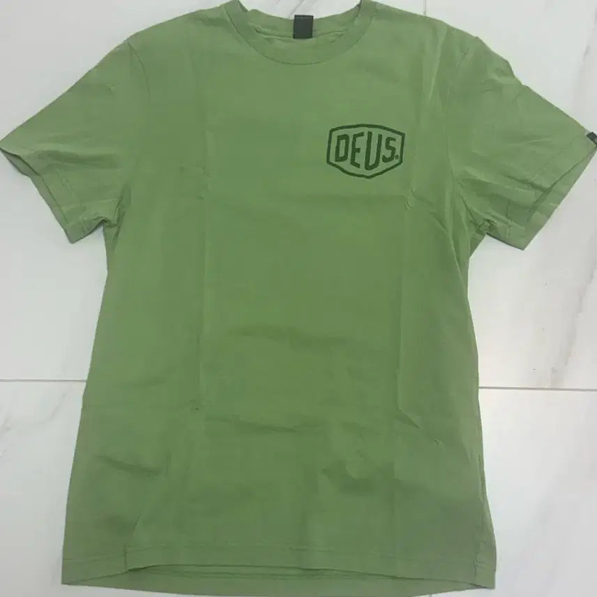 [BUNJANG] Deus Ex Machina Green Short Sleeve T-Shirt / 데우스 연두 반팔 L