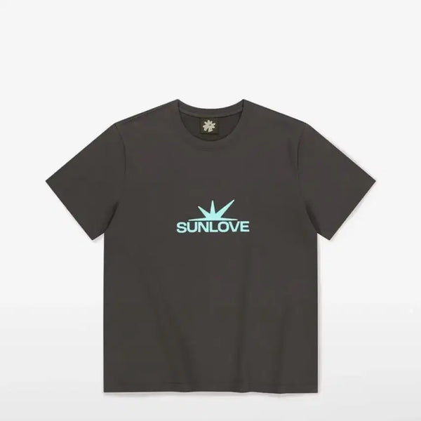 [BUNJANG] Sunlove Daybreak Logo Short Sleeve T-Shirt Charcoal / 썬러브 Daybreak Logo Tee Charcoal