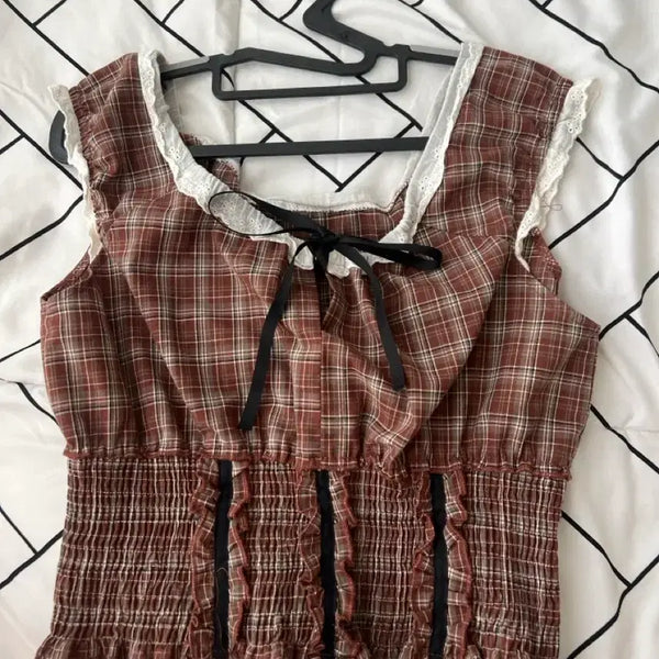 [BUNJANG] Checkered Sleeveless Blouse with Frill and Ribbon Detail / 나시 블라우스