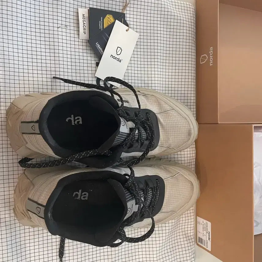 [BUNJANG] Norda 002 Cinder Running Shoes - Size 270 / 노다 Norda 002 Cinder 270