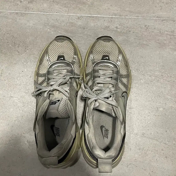 [BUNJANG] Nike V2K Run Silver Metallic / 나이키 V2K 런 실버 메탈릭 235