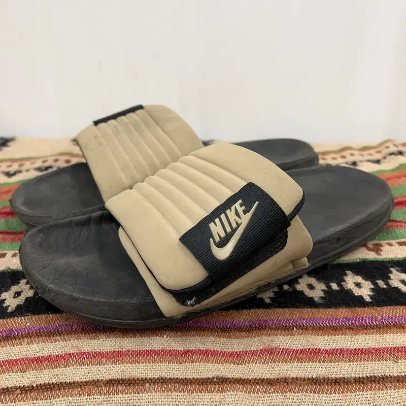 [BUNJANG] Nike Offcourt Adjust Slide Sandals Black 290 / 나이키 오프코트 어저스트 슬리퍼 290 X02175