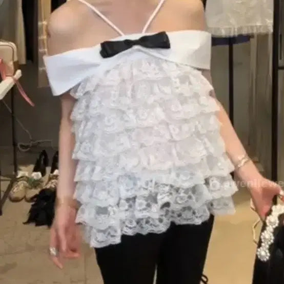 [BUNJANG] Heldur Lux Lace Halter Blouse Top / 헬더 룩스 레이스 홀터 블라우스 탑s
