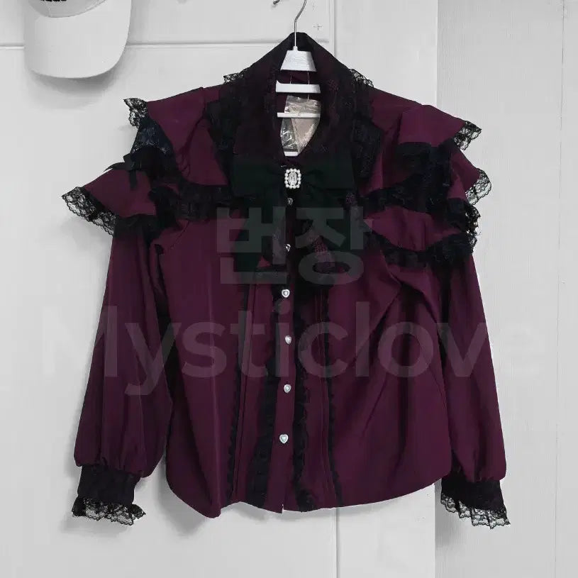 [BUNJANG] NOEMIE Off-Shoulder Lace Ruffle Blouse Burgundy / 노에미 NOEMIE 오프숄더 레이스 러플 블라우스 버건디 와인 지뢰계
