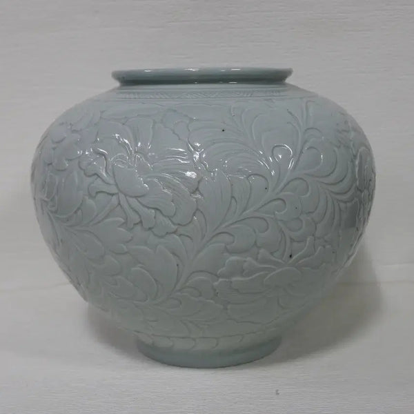 [BUNJANG] Hosan Andong-oh Peony Relief White Porcelain Vase / 도예 명장 1세대 도예가 호산 안동오 목단문 양각 백자