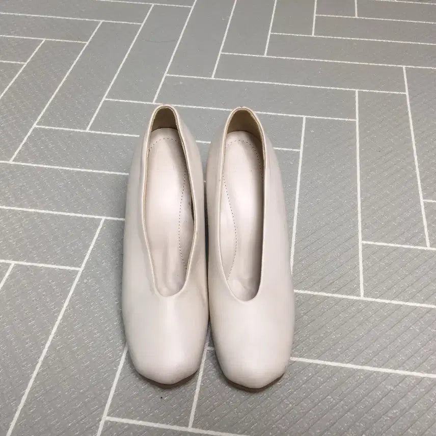 [BUNJANG] KUHO Beige Pumps / KUHO 구호 펌프스 230