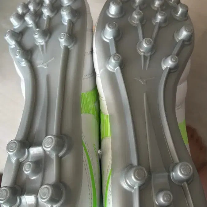 [BUNJANG] Mizuno White/Lime Soccer Cleats / 미즈노 축구화 화이트/라임