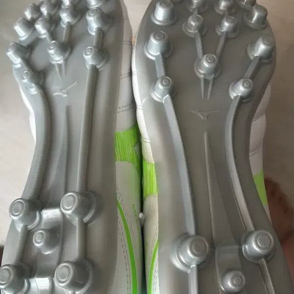 [BUNJANG] Mizuno White/Lime Soccer Cleats / 미즈노 축구화 화이트/라임