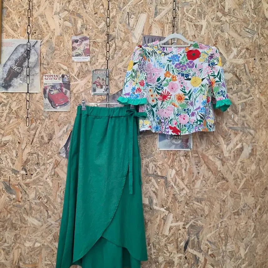 [BUNJANG] Asymmetrical Flare Wrap Style Long Skirt / 언발 플레어 랩 스타일 스커트 F
