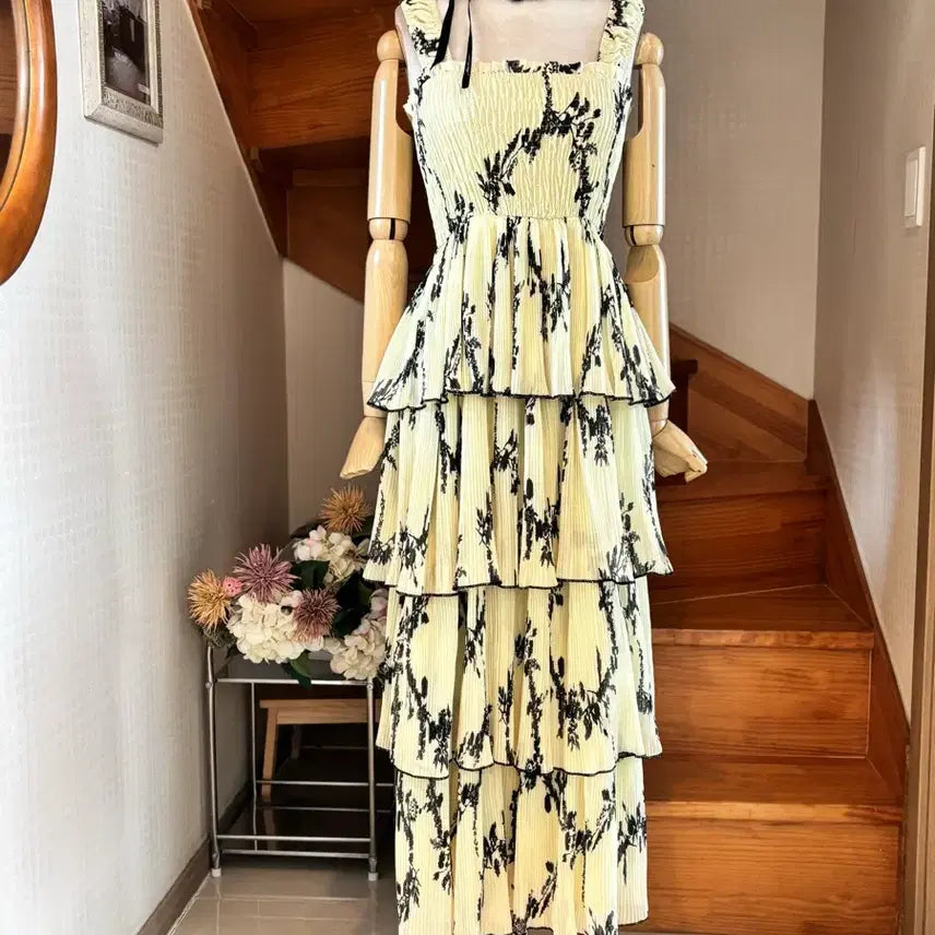 [BUNJANG] Frill Flower Pattern Shirring Long Dress / 프릴 플라워 패턴 셔링 롱 원피스. 주름 원단