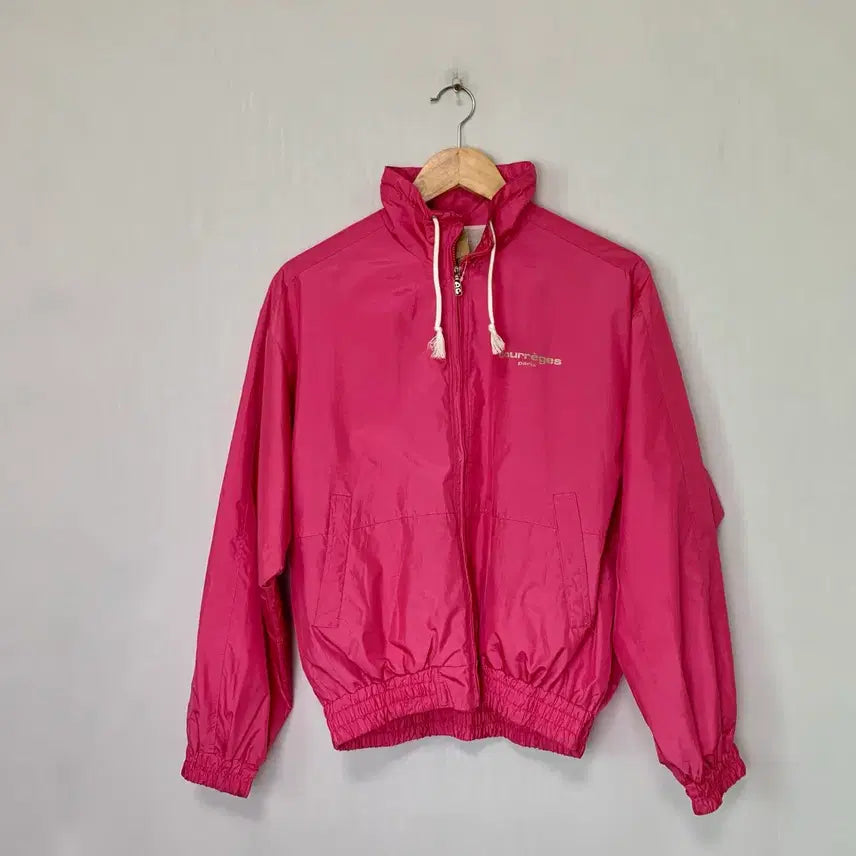 [BUNJANG] Courage Sport Vintage Hot Pink Back Logo Windbreaker Jumper (Women's) / 쿠레쥬 스포츠 빈티지 핫핑크 백로고 바람막이 점퍼 여성 올드스쿨