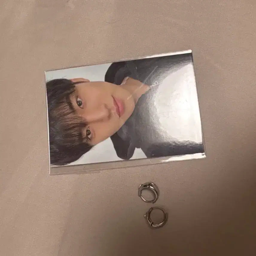 [BUNJANG] SEVENTEEN Mingyu 8th Anniversary Earrings & Photocard Set / 민규 8주년 귀걸이+포카&세븐틴 굿즈 전체