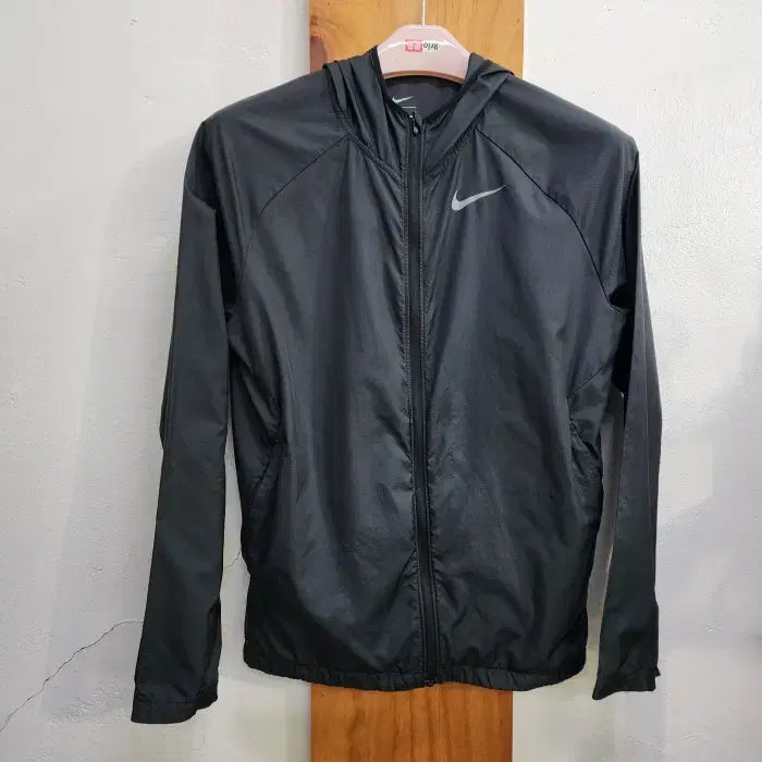 [BUNJANG] Nike Running Hooded Windbreaker Jacket (Size 95) / 나이키 러닝 후드 바람막이(95)