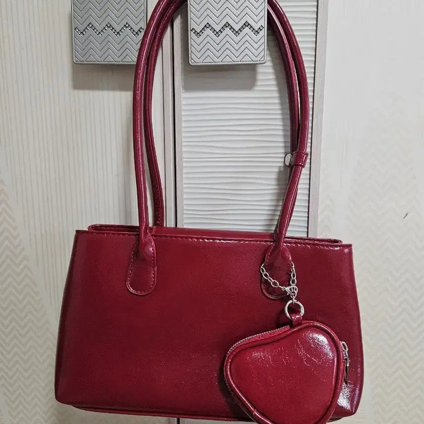 [BUNJANG] Red Shoulder Bag with Heart Pouch Set / 레드 숄더백 + 하트 파우치