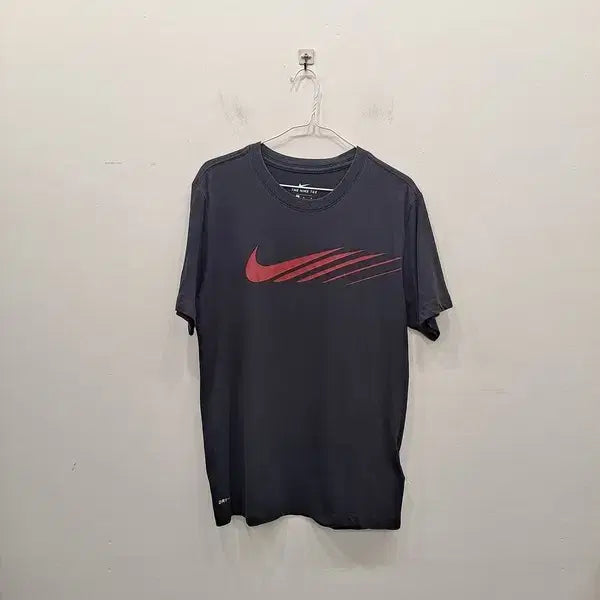 [BUNJANG] Nike Men's T-Shirt (M) / 나이키 반팔티/남성 M