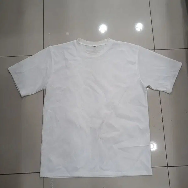 [BUNJANG] White XL T-Shirt (Used) / XL사이즈 흰색 반팔티 오염엄청많아요 작업복으로만추천 중고
