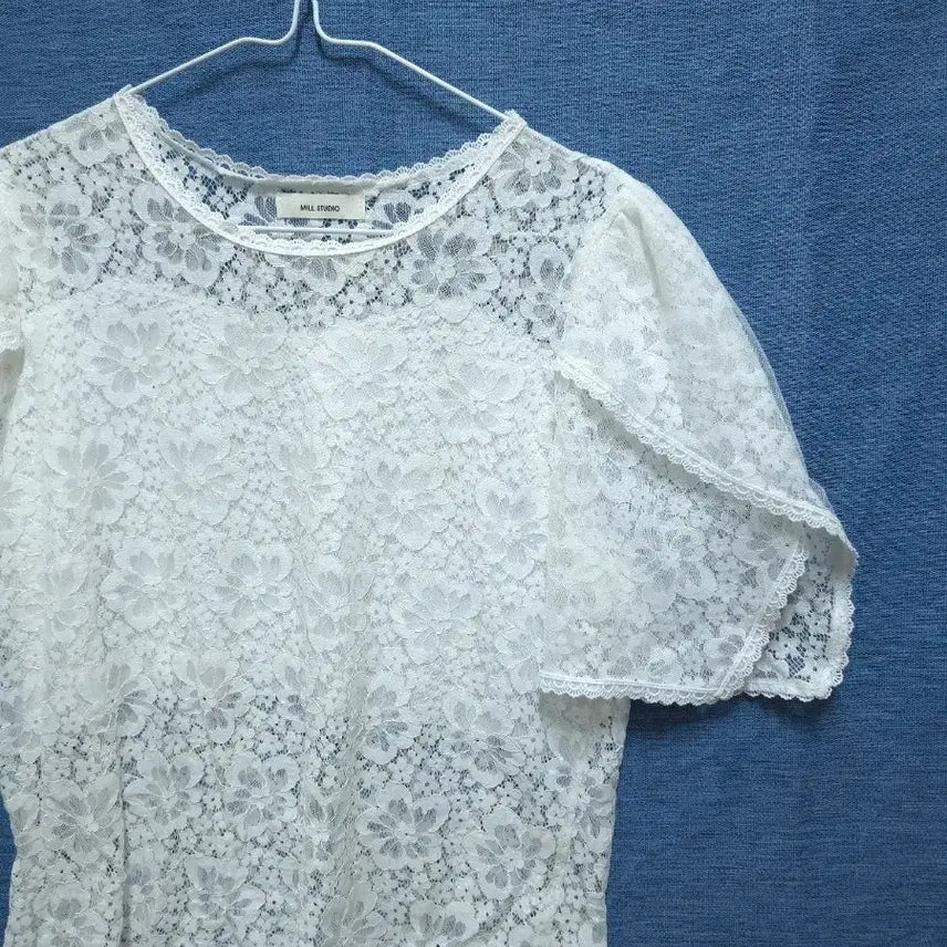 [BUNJANG] Mew Studio White Lace Blouse / 뮤 스튜디오 화이트 레이스 블라우스