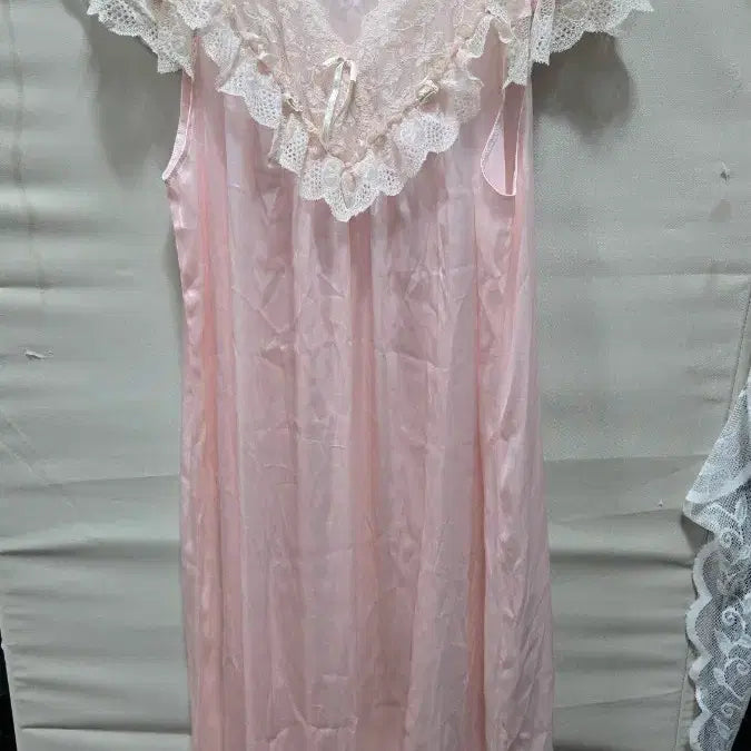[BUNJANG] Pink Lace Frill One-Piece Pajamas Size 90 / 원피스 잠옷90