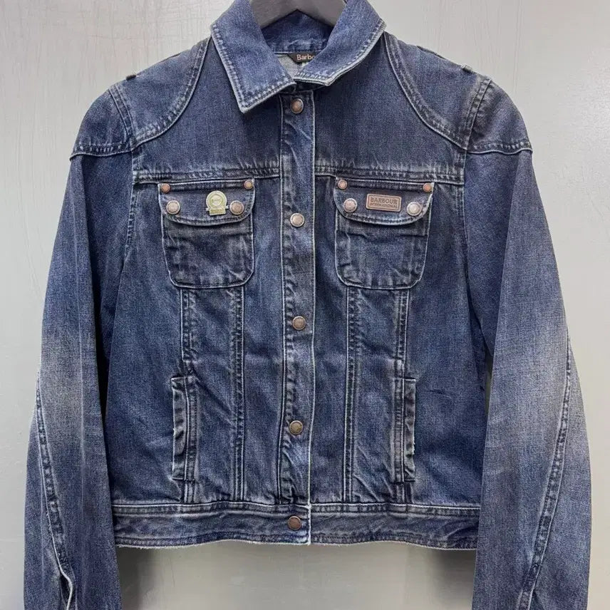 [BUNJANG] Barbour International Metal Logo Plate Denim Jacket / Barbour 바버 인터내셔널 금속 로고 플레이트 데님 자켓