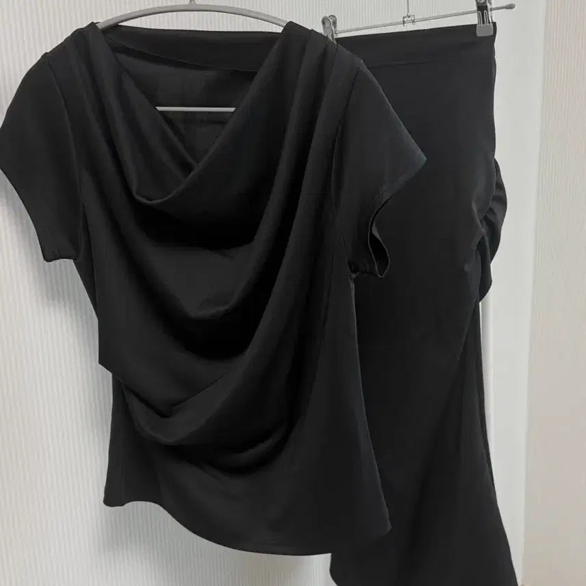 [BUNJANG] Spandex Blend Blouse and Long Skirt Set - Black / 스판 블라우스 롱스커트 블랙 세트