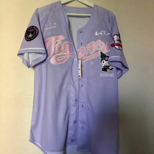 [BUNJANG] Kia Tigers Kuromi Baseball Uniform 105 Choi Ji-min / 기아타이거즈 쿠로미 야구 유니폼 105 마킹 최지민