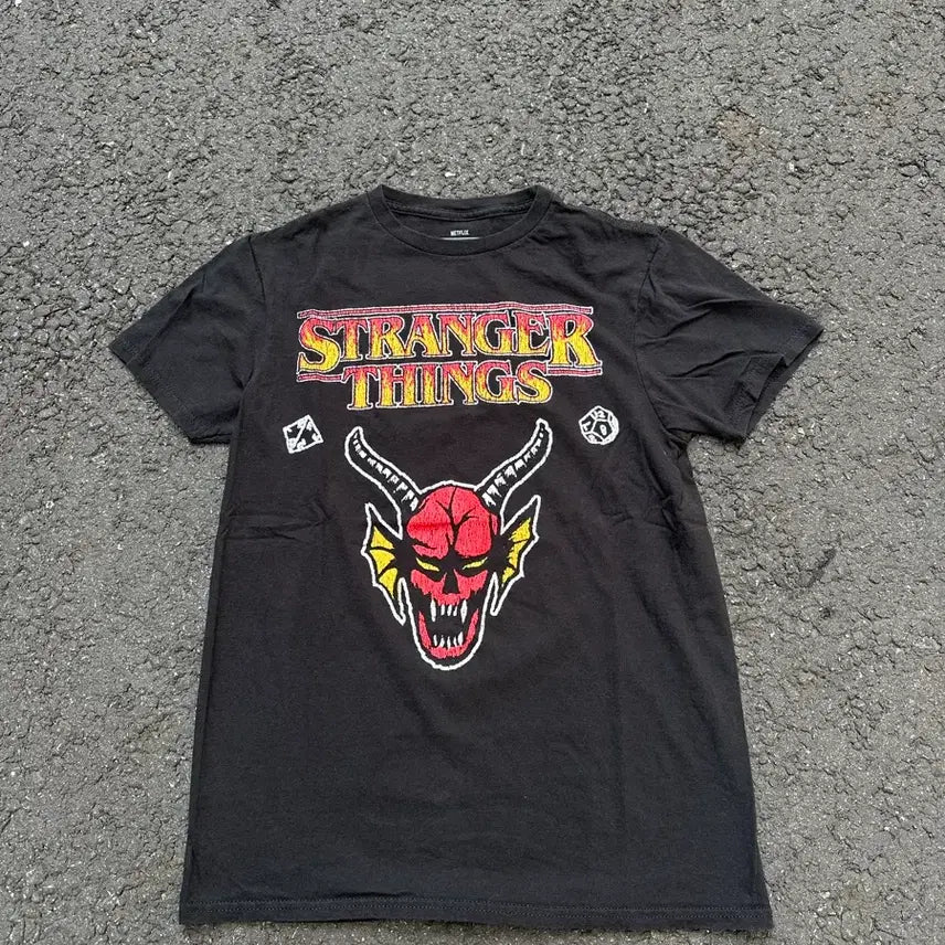 [BUNJANG] Stranger Things Graphic T-Shirt / [빈티지] Stranger Things T-Shirt