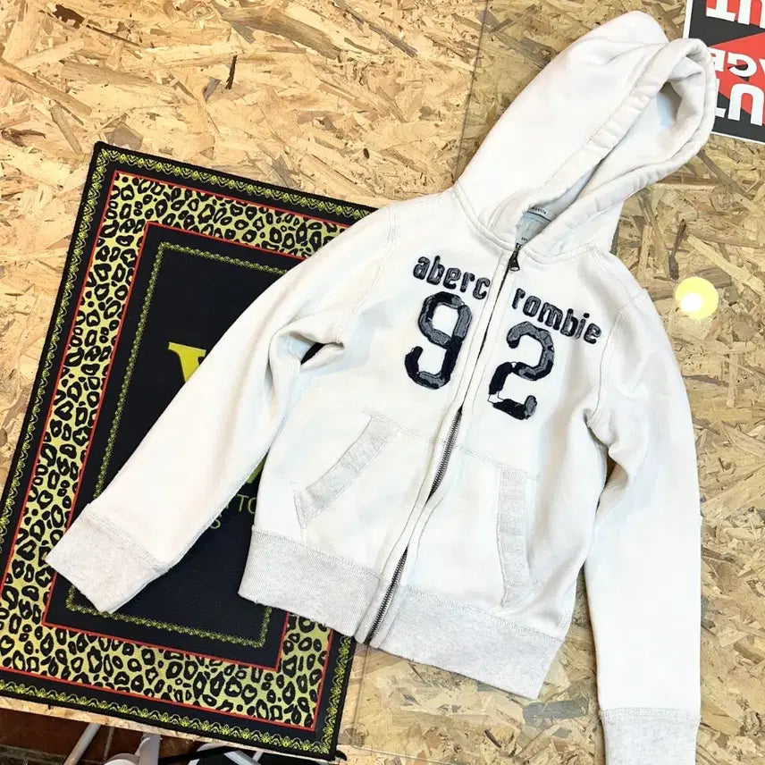 [BUNJANG] Abercrombie & Fitch Vintage White Hoodie Zip-Up / 아베크롬비 빈티지 화이트 후드집업