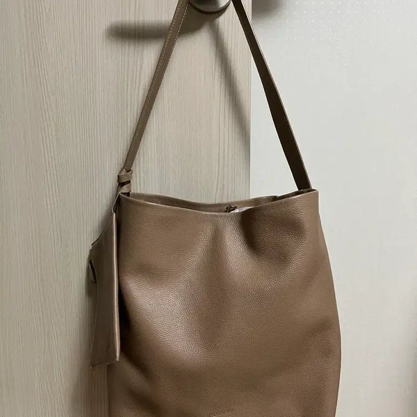 [BUNJANG] Matiue Leo Bag Latte M Size / 마뛰뷔 레오 백 라떼 M사이즈 (아뜰리에드루멘 파사드패턴 코스 마시모두띠