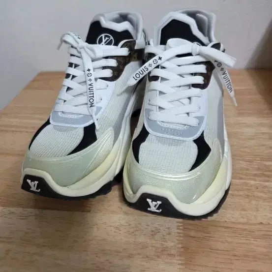[BUNJANG] Louis Vuitton Run 55 Sneakers / 루이비통 런55. 특가