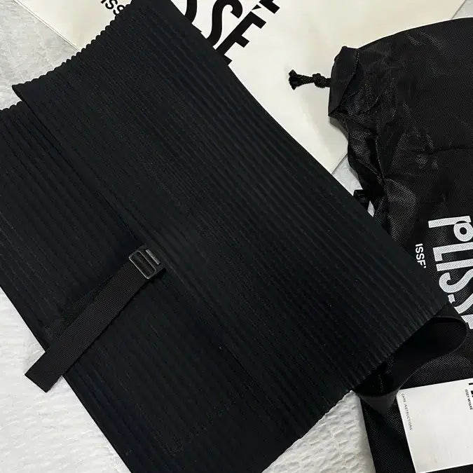 [BUNJANG] Issey Miyake Homme Plissé Messenger Bag / 이세이미야케 옴므 플리세 메신저백