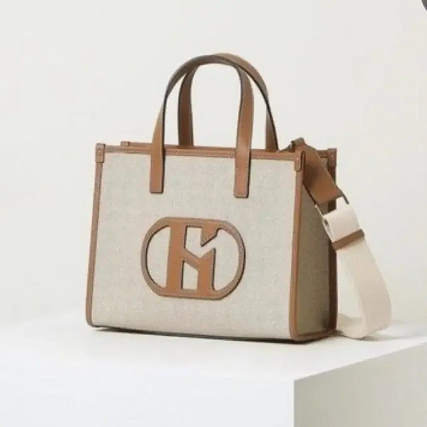 [BUNJANG] Hazzys Logo Tote Bag / 헤지스 로고 토트백