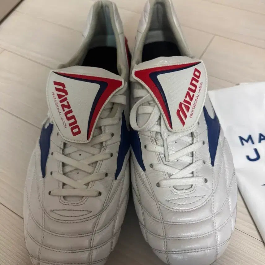 [BUNJANG] Mizuno Morelia Wave Soccer Cleats / [285] 미즈노 모렐리아 웨이브