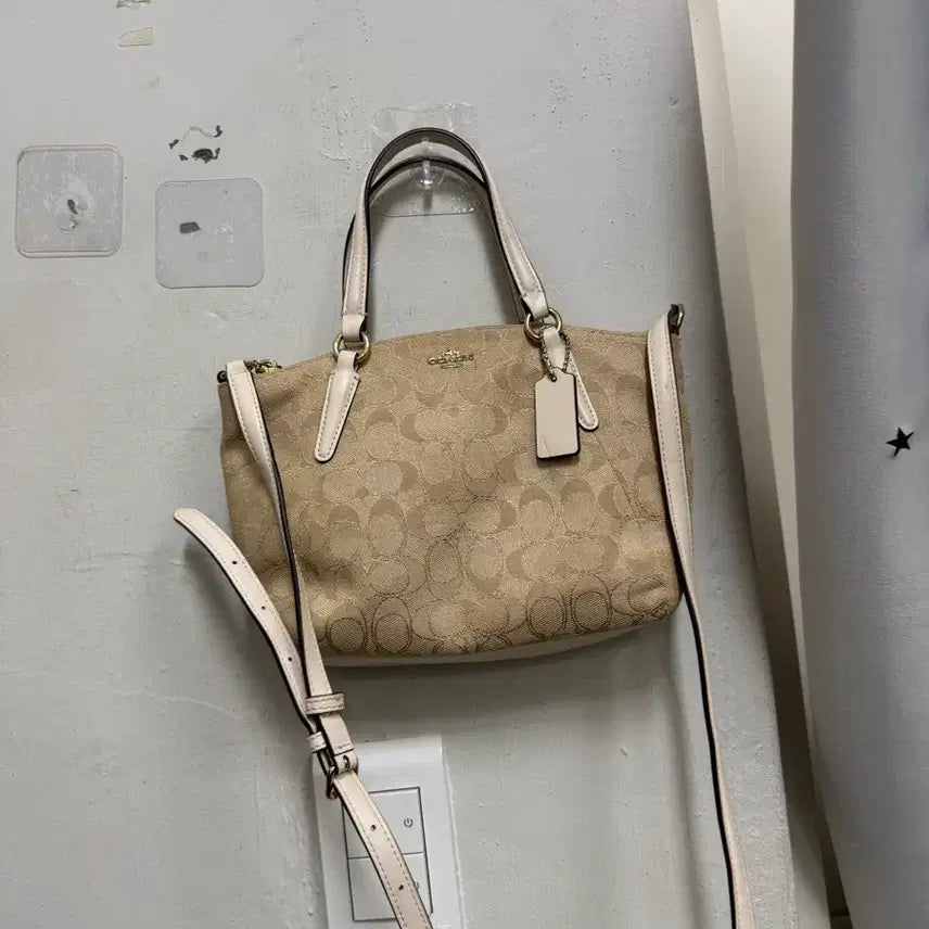 [BUNJANG] Coach Signature Pattern Shoulder Bag / 코치 시그니처 패턴 솔더백