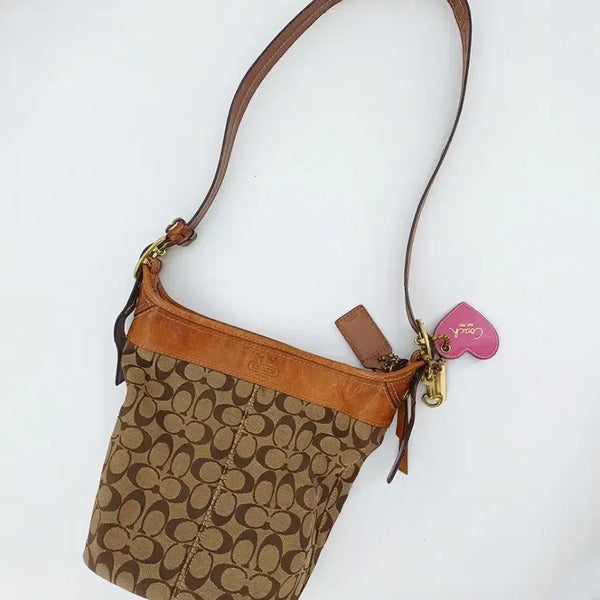 [BUNJANG] Coach Vintage Signature Bucket Shoulder Bag / 코치 빈티지 시그니처 버킷 숄더백 | Coach 캔버스 레더 가방 핸드백