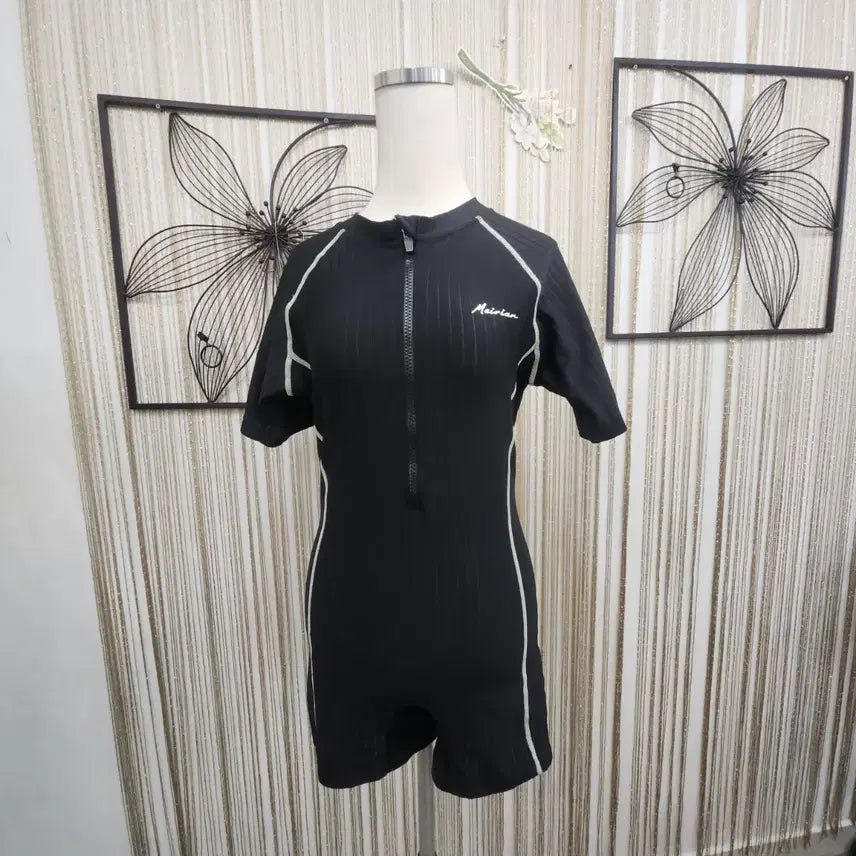 [BUNJANG] Merian Women's Rash Guard Black Size 55-66 / 메리안 여성 래쉬가드 블랙 55ㅡ66가능