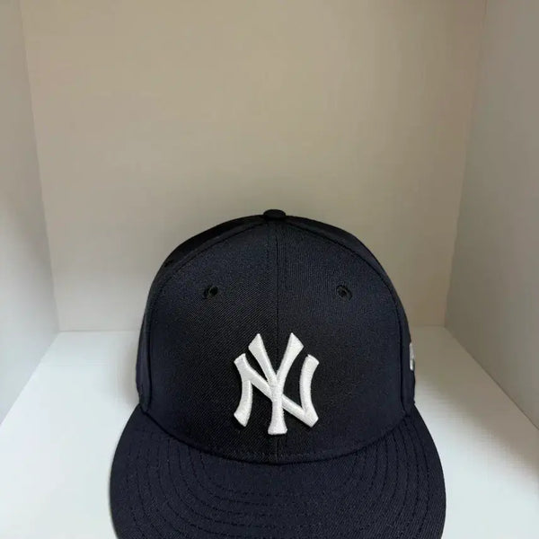 [BUNJANG] New Era MLB New York Yankees Logo Embroidered Navy Ball Cap / 뉴에라 볼캡 모자 한번 사용