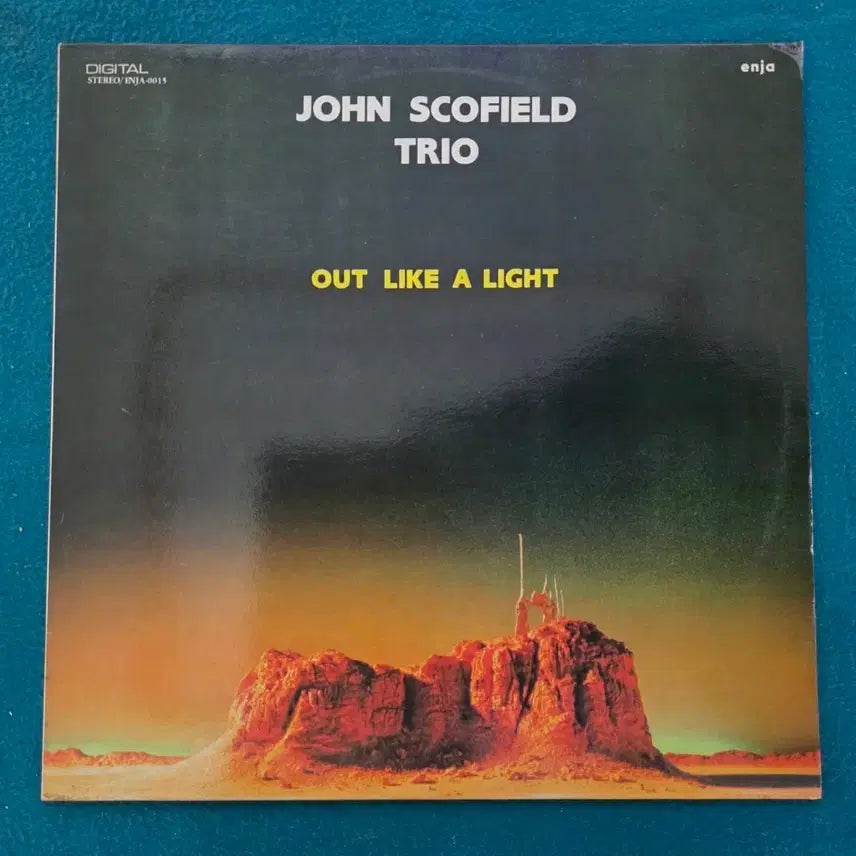 [BUNJANG] John Scofield Trio "Out Like A Light" Vinyl LP / 존 스코필드 트리오 LP - "OUT LIKE A LIGHT"