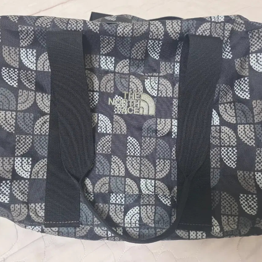 [BUNJANG] The North Face Duffel Bag Boston Bag Travel Bag / 노스페이스 더플백 보스턴백 여행가방