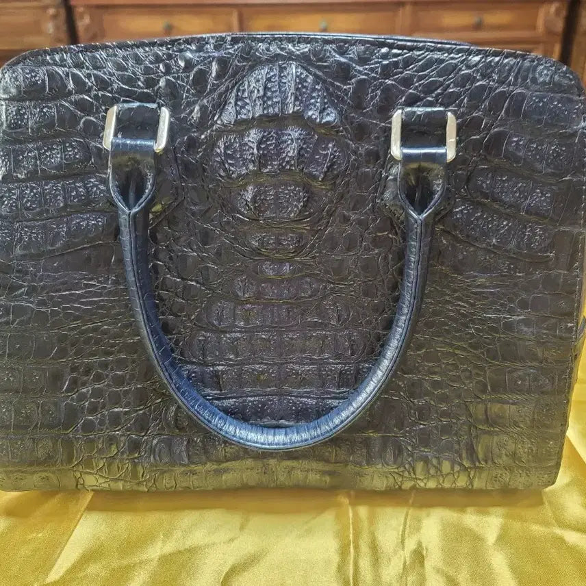 [BUNJANG] Alligator & Cowhide Leather Hybrid Structured Handbag / 고급 악어가죽&소가죽 부분섞임으로 부드럽고고급집니다