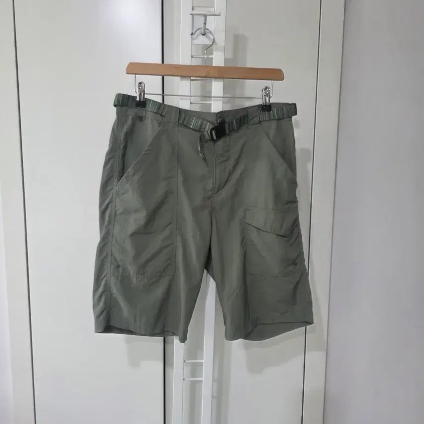 [BUNJANG] Columbia Khaki Cargo Shorts with Belt / 콜롬비아 카키색 카고 반바지 벨트 포함
