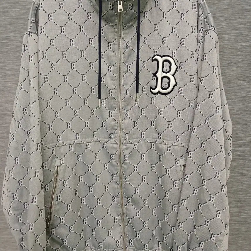 [BUNJANG] MLB Padded Jumper (Size 100) / 5798 MLB 점퍼 100