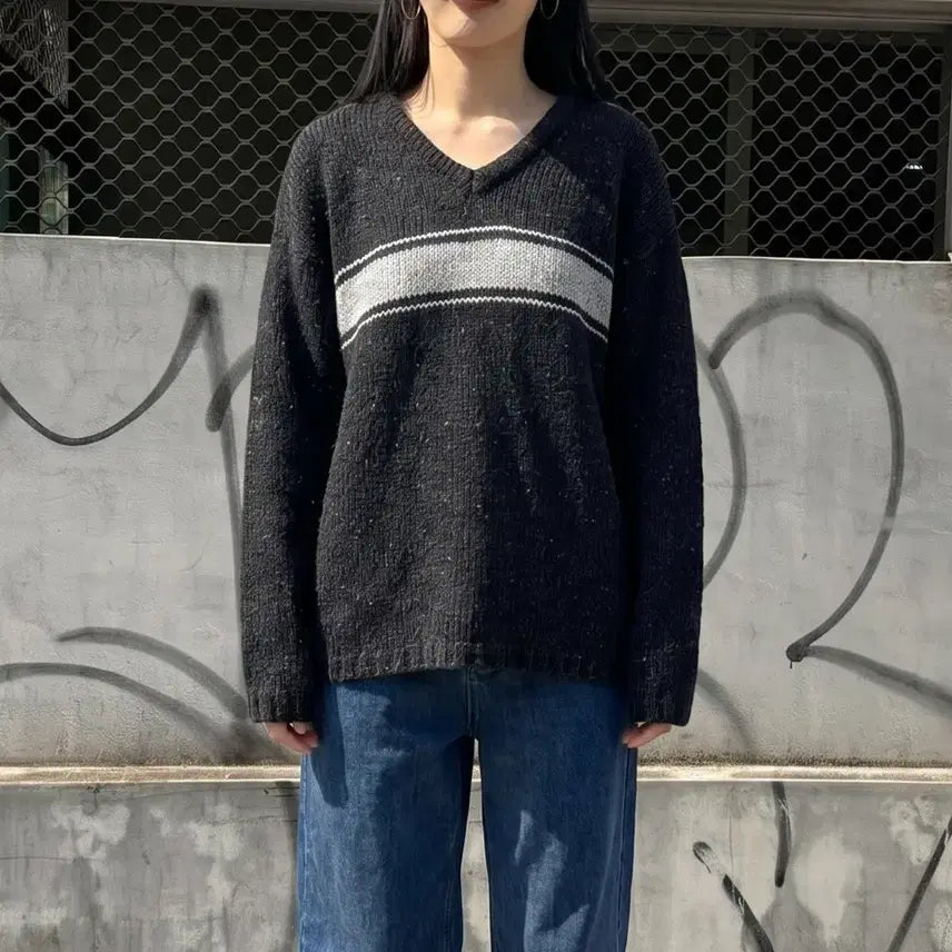 [BUNJANG] Parbang Toby V-neck Wool Knit Sweater / 파르벵 토비 브이넥 울 니트 스웨터