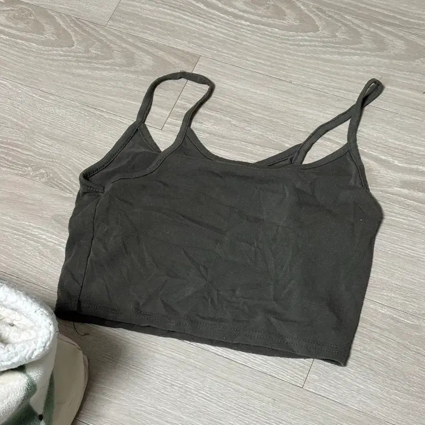 [BUNJANG] Green Cropped Sleeveless Top / 크롭탑 민소매 녹색