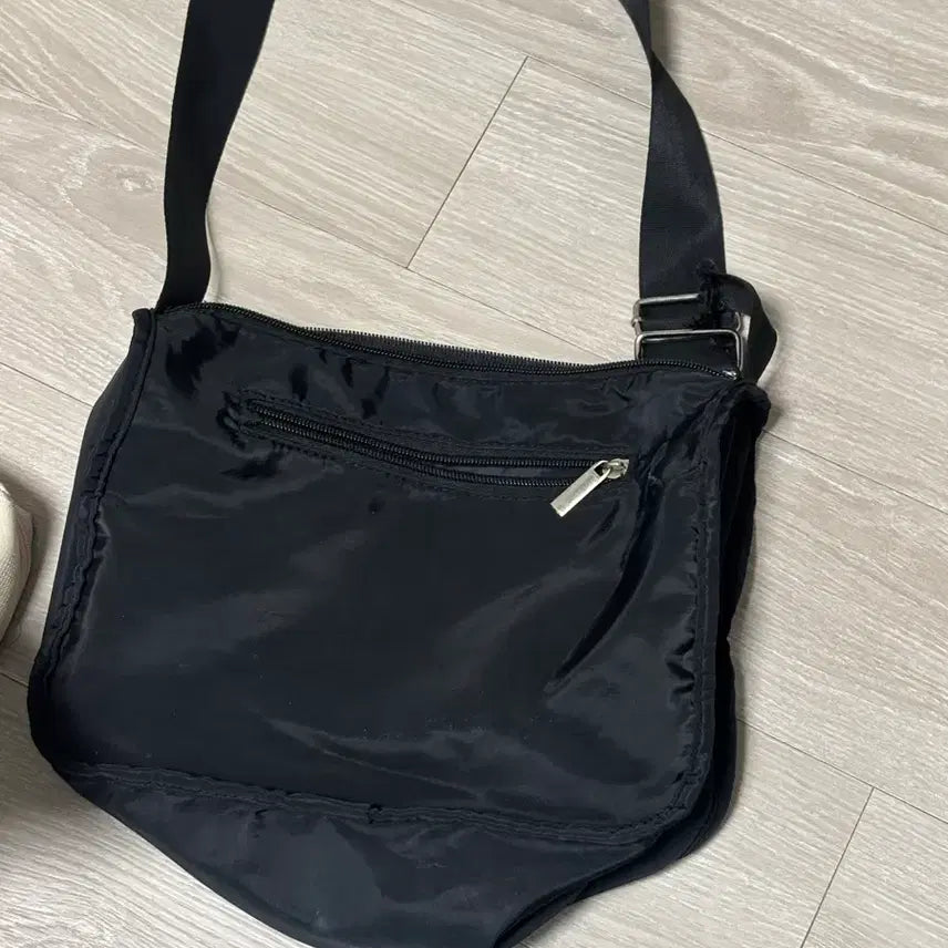 [BUNJANG] Black Crossbody Bag / 검정색 크로스백