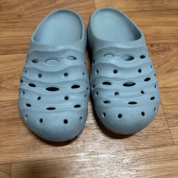 [BUNJANG] Vitro Slippers Size 270 / [270] 비트로 슬리퍼