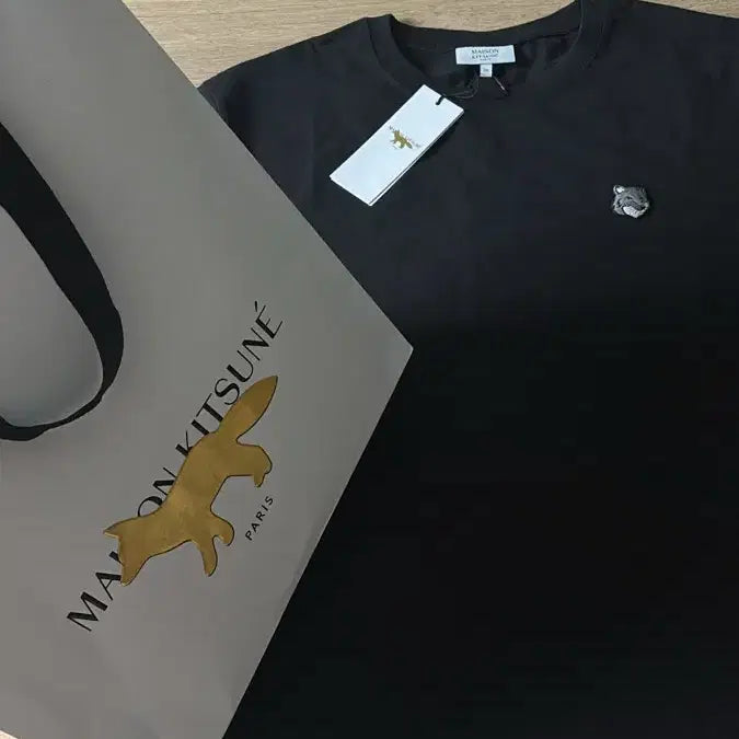 [BUNJANG] Maison Kitsuné Short Sleeve T-Shirt Black 2XL / 메종키츠네 반팔티 블랙 2XL 새상품 10 급처