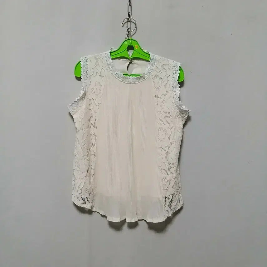 [BUNJANG] Ivory Pleated Blouse with Lace Detail / 라215 플리츠상의