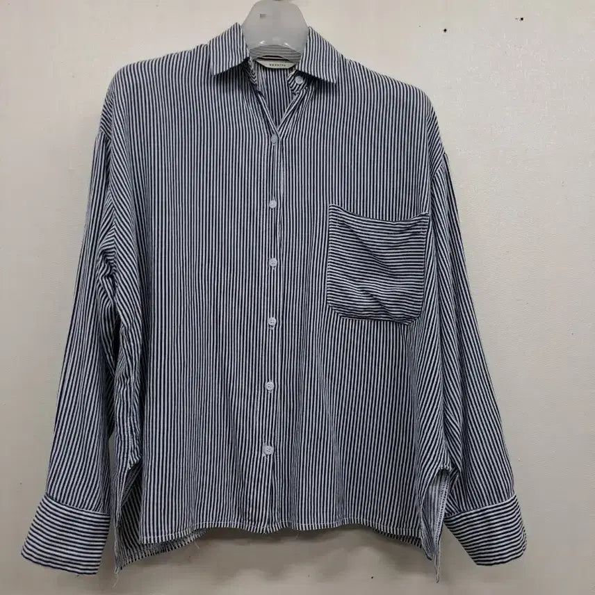 [BUNJANG] Stripe Pattern Shirt Size 66 / 스트라이프셔츠66