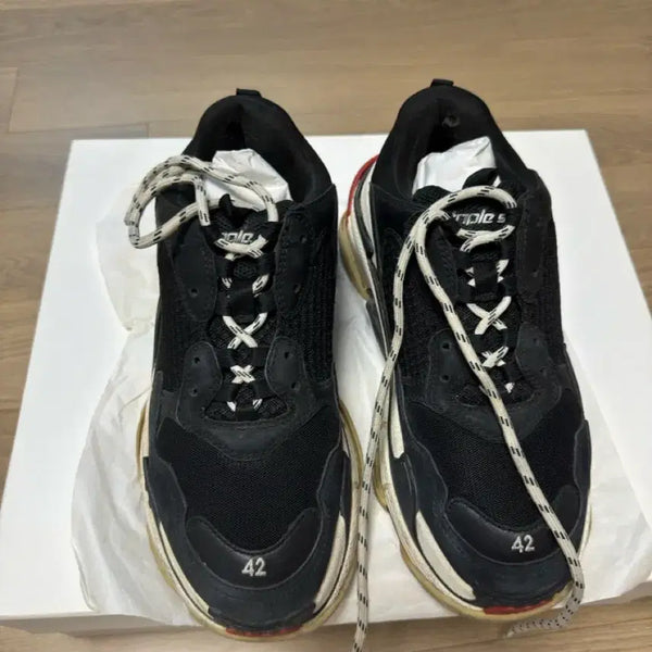 [BUNJANG] Balenciaga Triple S Black Size 42 / 발렌시아가 트리플s 블랙 42 사이즈 팝니다.